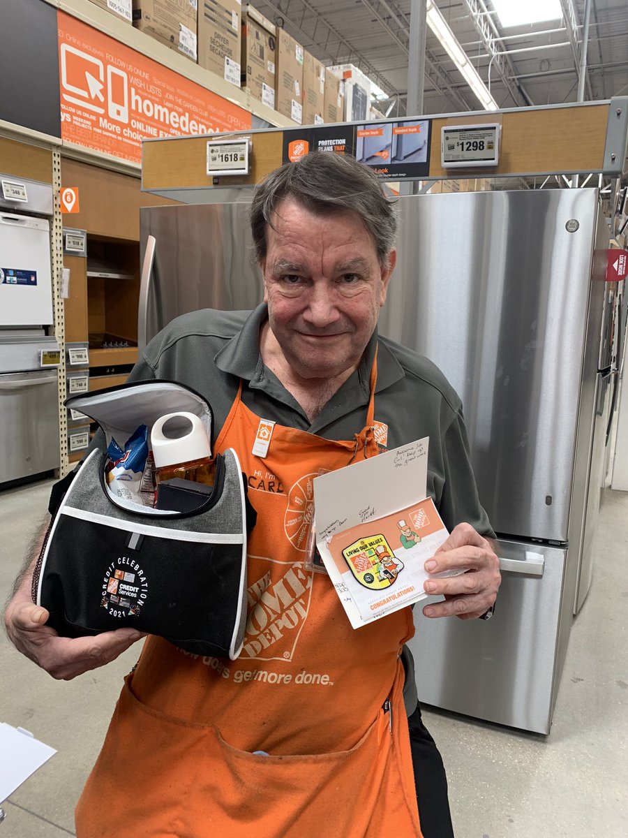 elizabeth tweet media