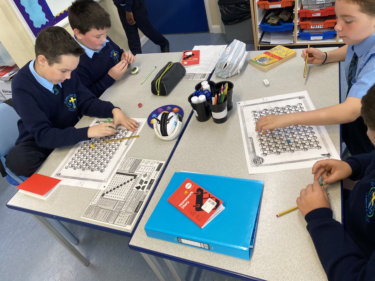 SJBPS11's tweet image. Our Primary Sixes had a practical maths session this morning. #placevalue #practicalmaths