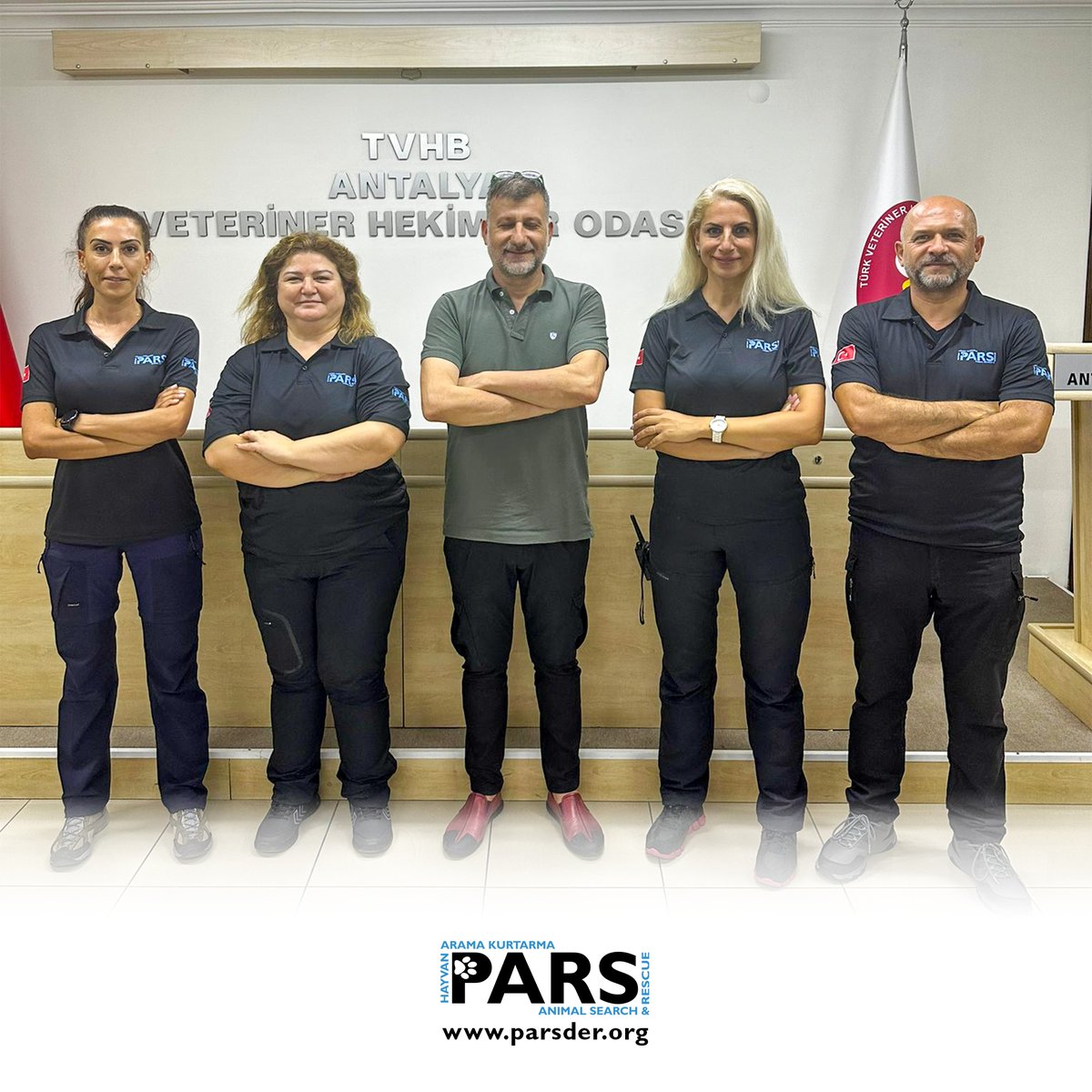 parsdernegi's tweet photo. Yönetim Kurulumuz, Antalya Veterinerler Odası Yönetim Kurulu ile görüşerek beraber yapılabilecek projeler hakkında bilgi paylaşımında bulundu.
.
.
#parsdernegi #parsder #hayvanaramakurtarma #asar #animalsearchandrescue #antalyaveterinerhekimlerodası #antalyaveteriner #antalya https://t.co/AFCjy4zi9G