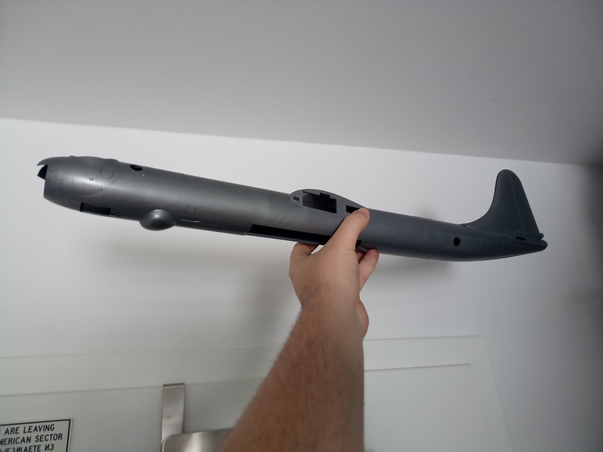 ZeCommander599's tweet photo. YYEEESSSS, Finally after several long weeks of searching finally found an affordable B-36 Peacemaker
Thou the decals have yellowed but then I'm nitpicking at an OG 1980 kit
#B36 #Peacemaker #Bomber #PlaneKit #model #Miniature #Monogram #StrategicAirCommand #SAC #ColdWar #WWII https://t.co/puj0KPsroP