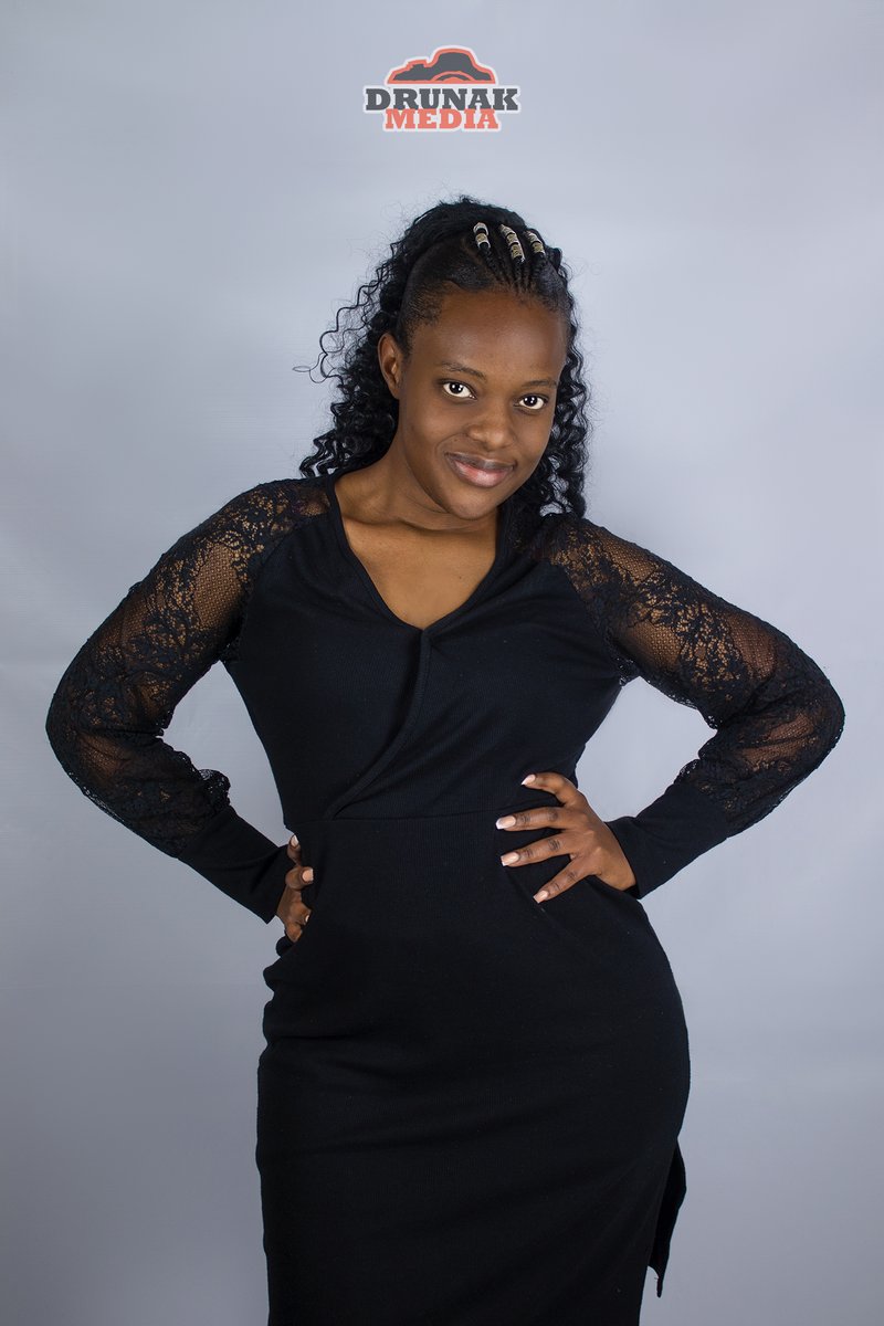 BusaniBango's tweet image. #WomenInConstruction. Meet one of my clients Karen who is aspiring✅ to make a name for herself within the construction industry🏗️. She is currently doing her masters in property development and is eager to penetrate the industry🦾. #DrunakMedia #BookYourShoot