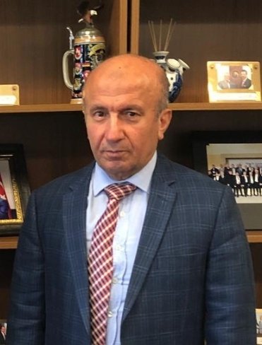 Serafetin_yigit's tweet photo. Vefat haberini büyük bir üzüntü ile öğrendiğimiz Eski Gıda, Tarım ve Hayvancılık Bakanımız Hemşehrimiz Sn. Kutbettin ARZU'ya
 Allah’tan rahmet, ailesine ve yakınlarına başsağlığı  diliyorum. https://t.co/cOAdNk6o2P