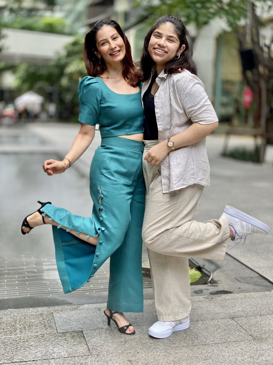 MeghnaFoodMagic's tweet photo. Raksha Bandhan Ke Baad Shopping aise Karo Ki Char Log Aakar Puche Ki Envelope Mein Cash Kitna Tha.. 😝
.
.
Love M #ChefMeghna #happyrakshabandhan #rakshabandhan #rakhi #rakhiday #rakshabandhanspecial #rakshabandhangifts #brotherandsister #MeghnaSays #rakshabandhanmemes #memes #dailymemes #RakhiCelebration