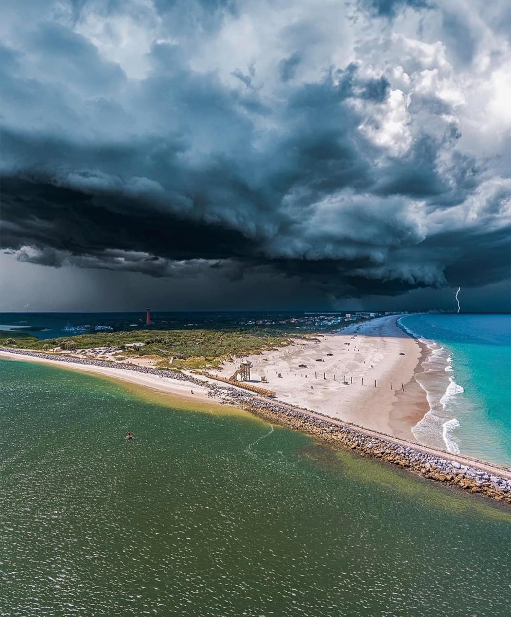 HollyKesler's tweet photo. Wow! Beautiful view of the storm
Florida Skies featuring the Ponce Inlet Lighthouse โ
๐ธ : @dronepilotjim
#ponceinletlighthouse #volusiacounty https://t.co/3jP2yGZJfV