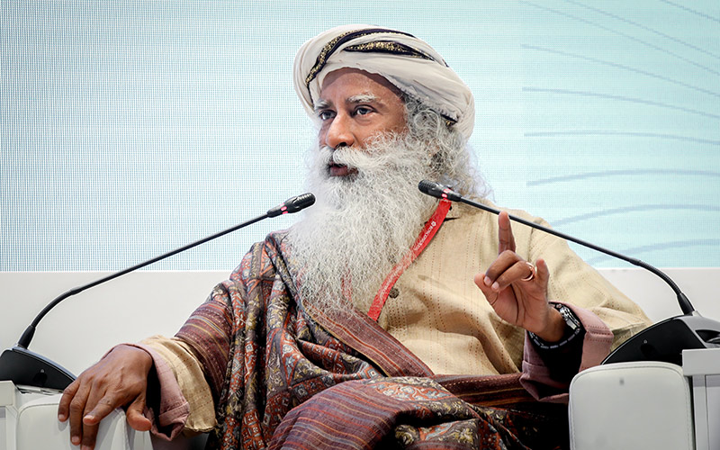 SadhguruJV's tweet photo. If we are committed, we can create a world with much less prejudice, and in turn much less conflict. #SadhguruQuotes https://t.co/zp33AamvYO