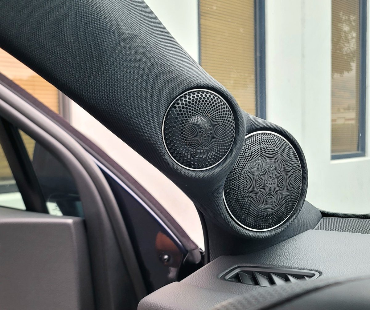 MorelHiFi's tweet image. Awesome build by #SimplicityInSound, USA! They&apos;ve transformed a 2023 Porsche #MacanS with our top-tier Elate Carbon Pro 3-way system. &quot;Sonically, this car is superb...&quot; Discover more - morelhifi.com/product/elate-…
#morelhifi #caruadioinstallation #porsche #MacanS #caraudiohifi #spl