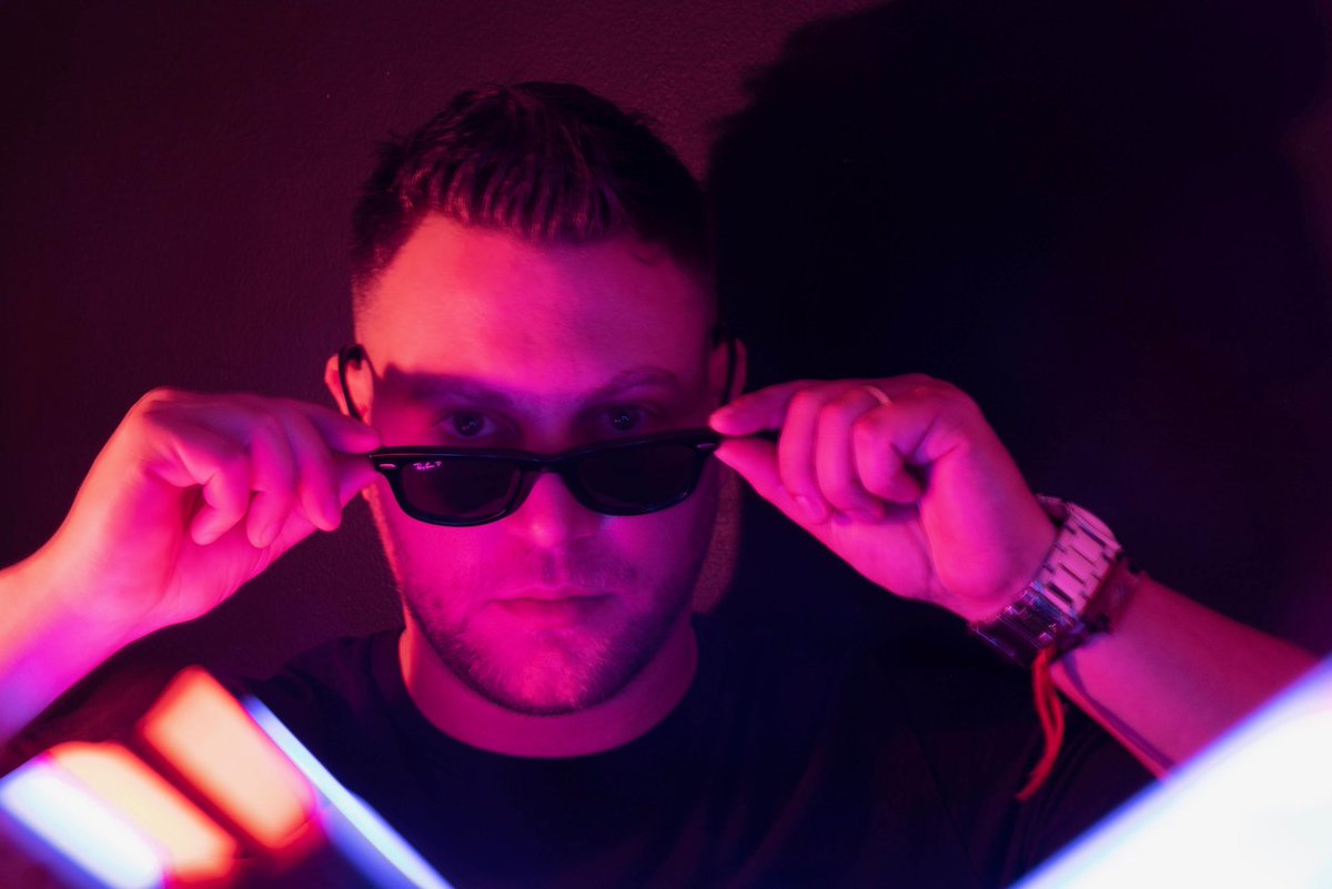 Different Grooves tweet media