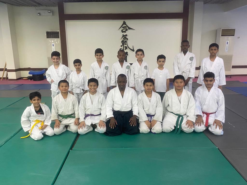 AikidoSaudi's tweet photo. من هنا يبداء التغير في اتجاه الابداع في فنون الدفاع عن النفس في فن رياضة الايكيدو، يبداء من النادي و مركز التدريب حيث يبدا الجميع في التهذيب النفسي ومن ثم الابداع، شاركنا التمارين في ينبع و المدينة المنورة والرياض و جدة، الايكيدو رياضة مجتمعية# https://t.co/pmD1vpCyM5