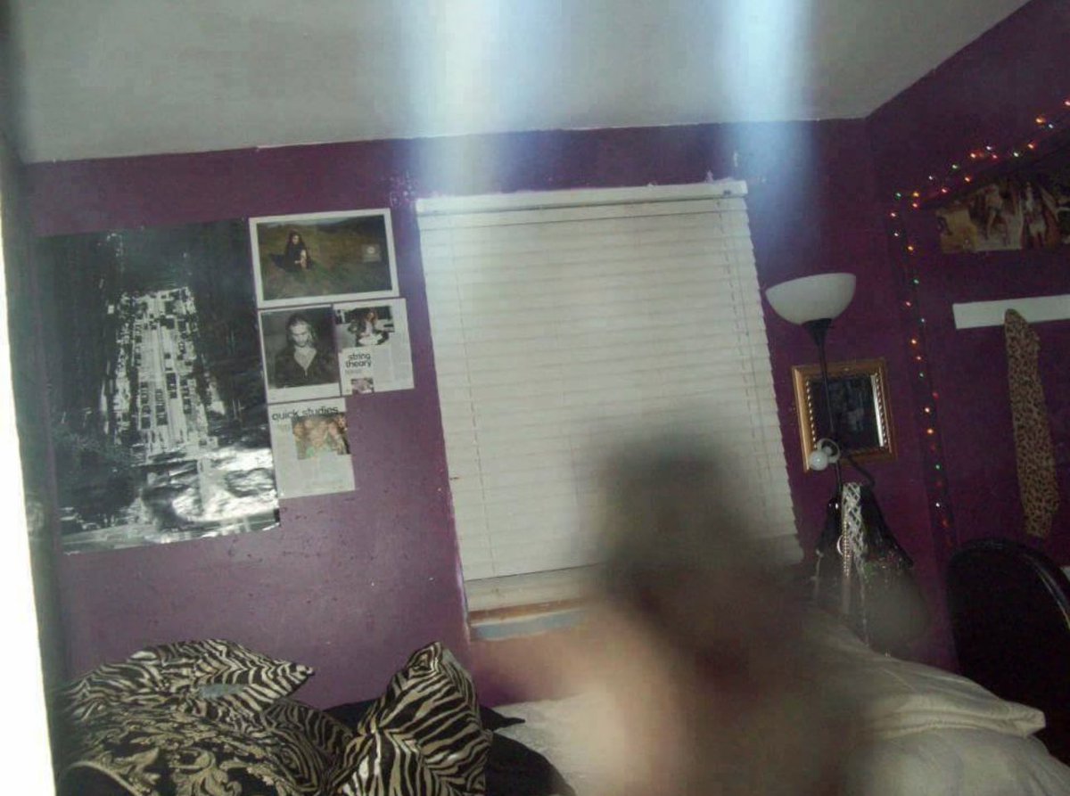 paranormalen_tv's tweet photo. A weird manifestation we caught during a paranormal investigation. #HauntedEncounters #InsomniaStudios #PrimeVideo #paranormal #haunted #hauntings #ghosts #ghost #supernatural #streaming https://t.co/sQfIiiGIYT
