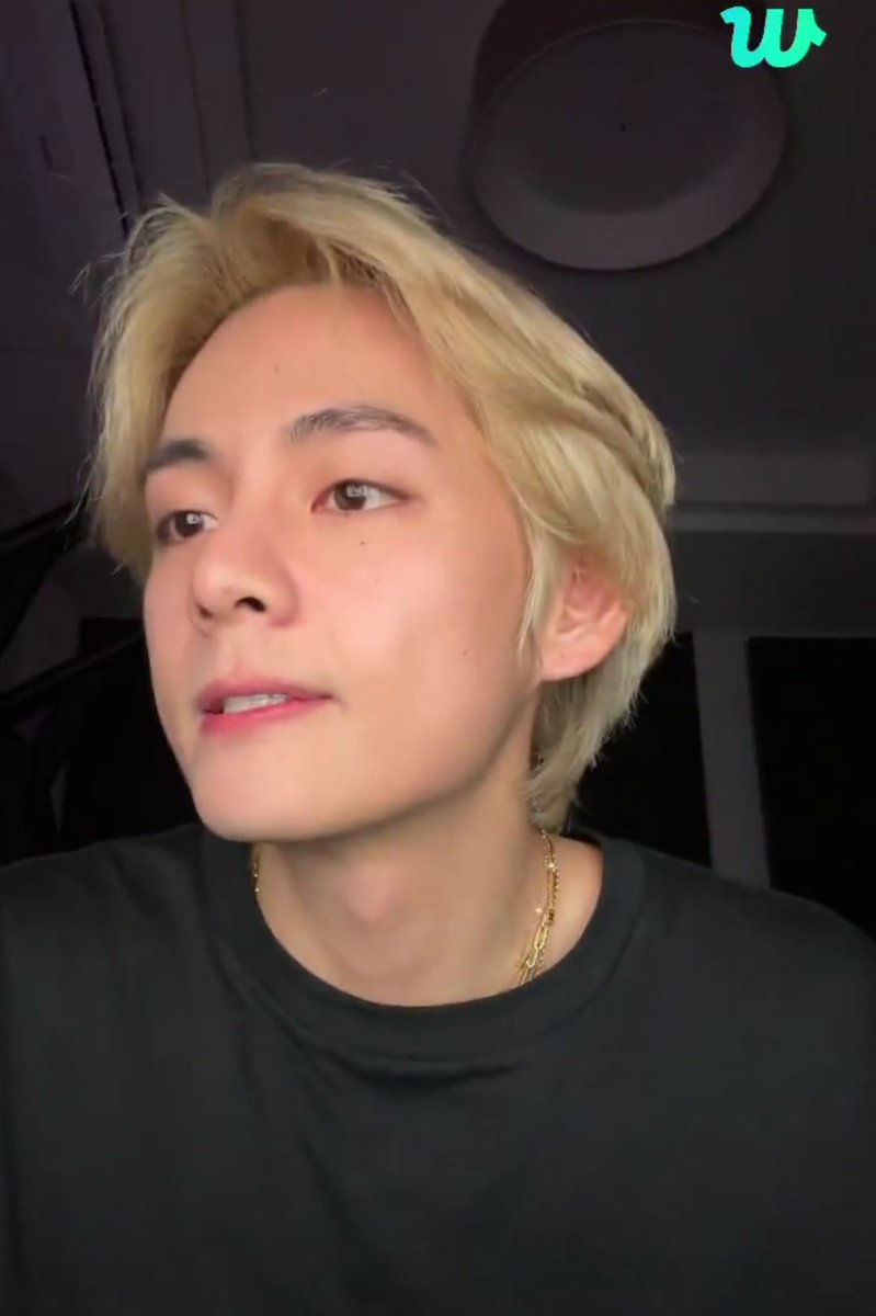 namutws's tweet image. — Traducción al español del live de #TAEHYUNG

🐯¡Es realmente rock, espíritu rockero!