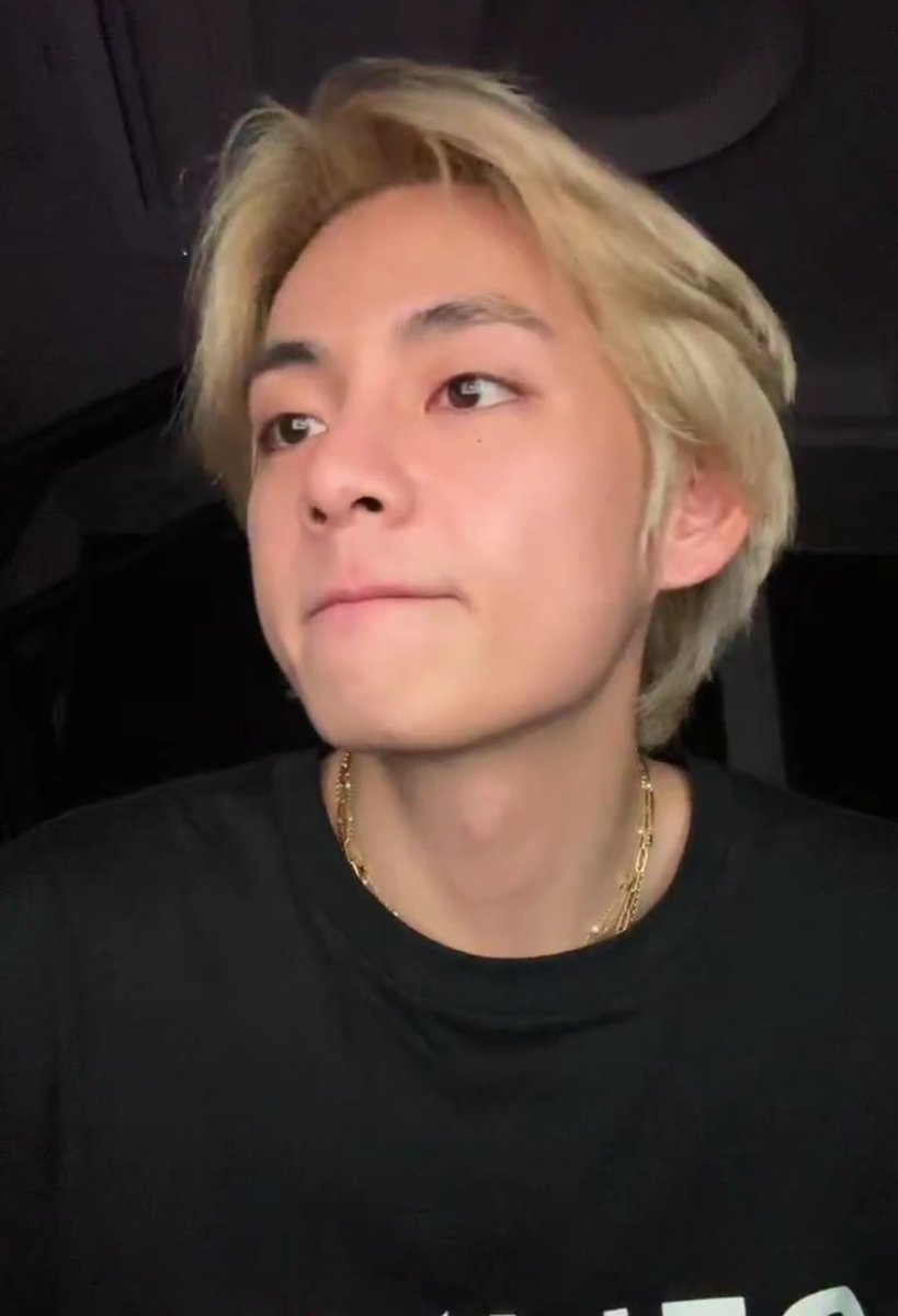 namutws's tweet image. — Traducción al español del live de #TAEHYUNG

🐯¡Es realmente rock, espíritu rockero!