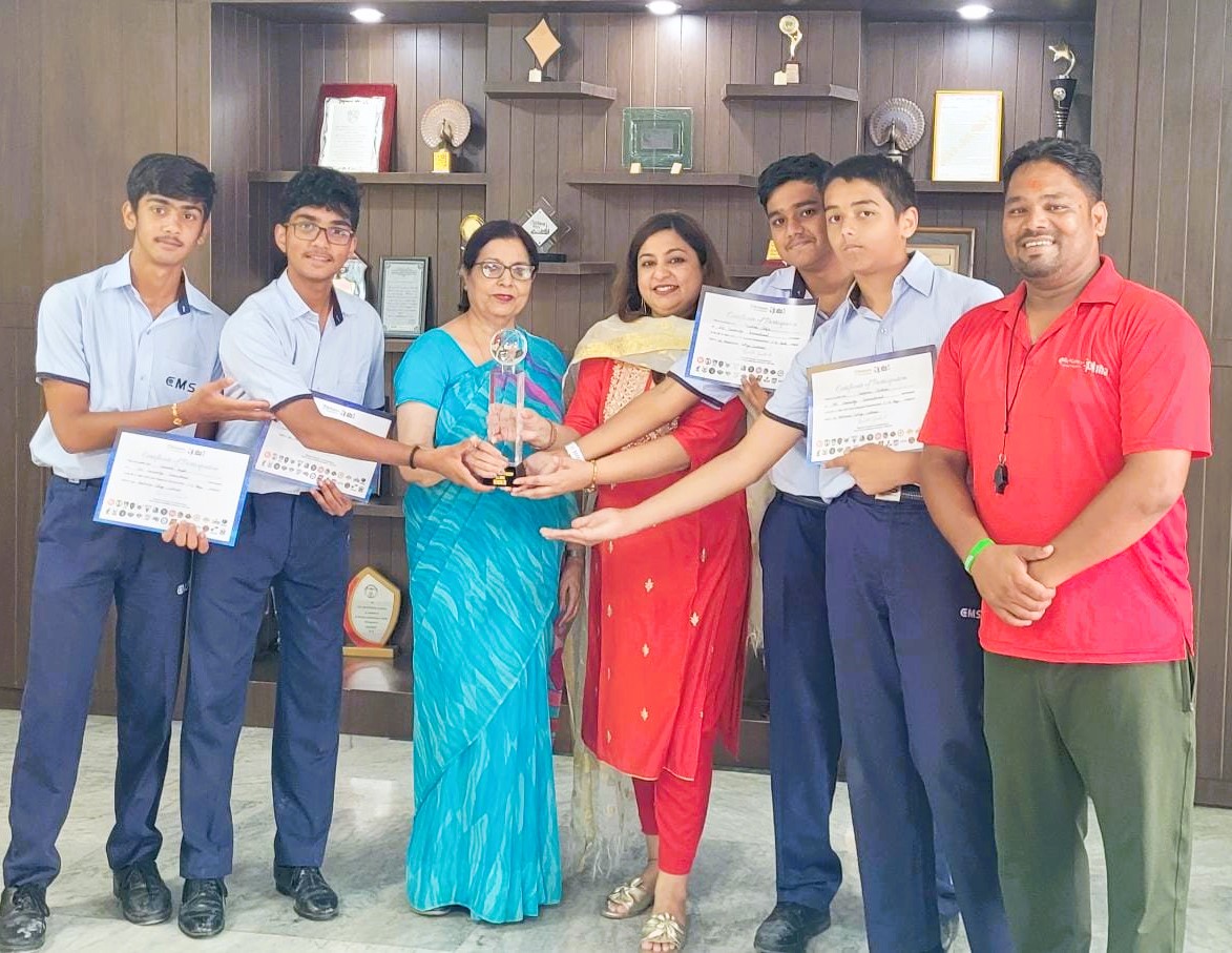 CmsJaiJagat's tweet photo. We are filled with pride to share that students from CMS Cambridge Section of Gomti Nagar Extension Campus won the Reliance Foundation Jr. NBA U-14 Boys Championship held at La Martiniere College.
#CMSActivity #Cambridge #Basketball #NBA #Reliance https://t.co/mwj0WzHJp8