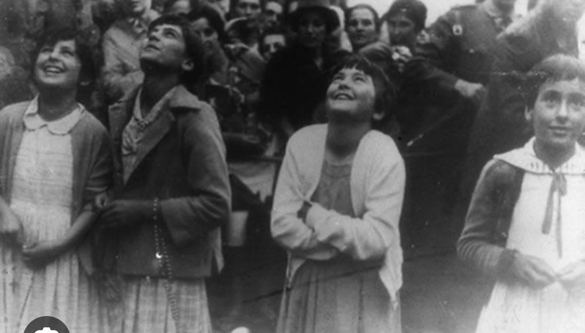 À Garanbandal, Conchita avait dit que la Vierge avait donné comme signe proche de l'arrivée  de la guerre mondiale suivie de l'Avertissement, le fait qu'il y aurait à ce moment là un synode dans l'Eglise, et que le pape irait à Moscou, à son retour de Moscou, ⏬