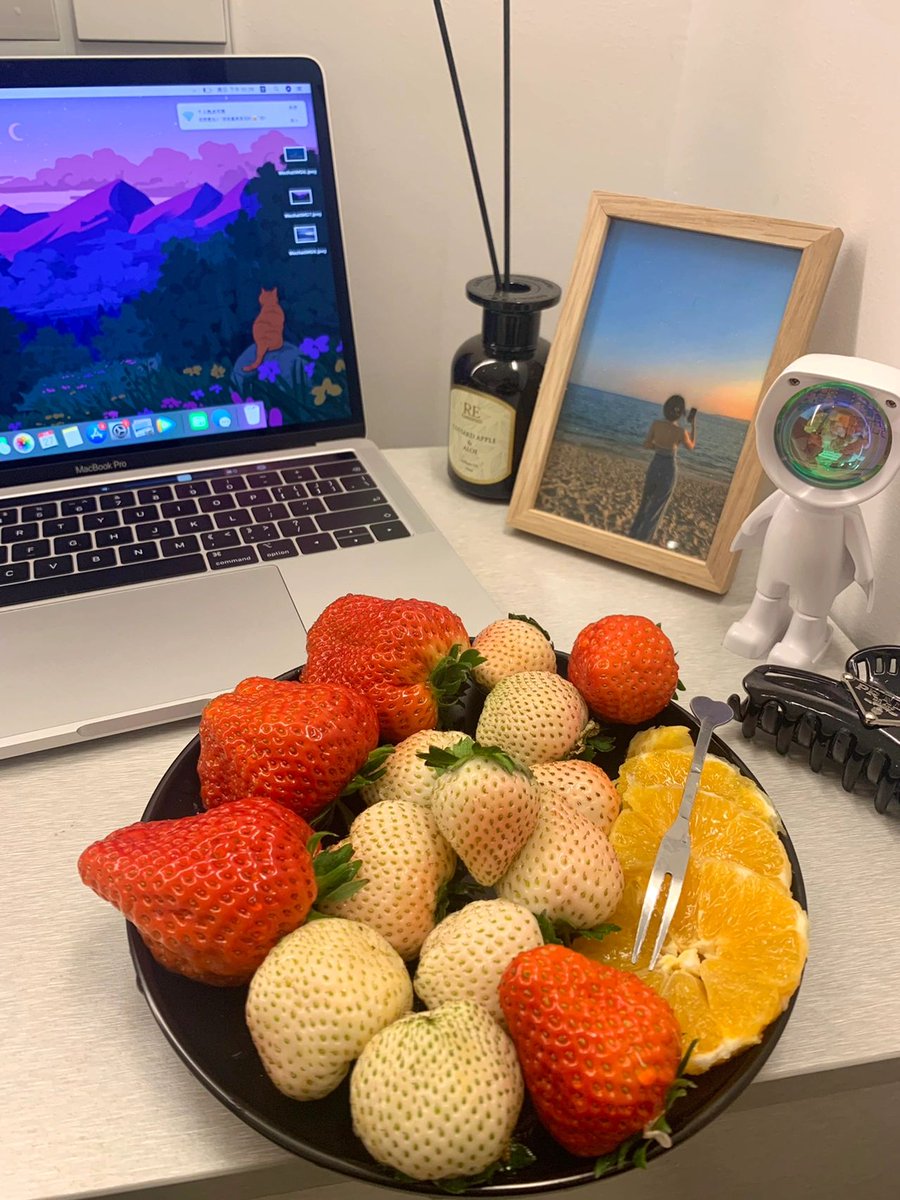 alerixel's tweet image. Continue to work in the evening and treat yourself with fresh fruit