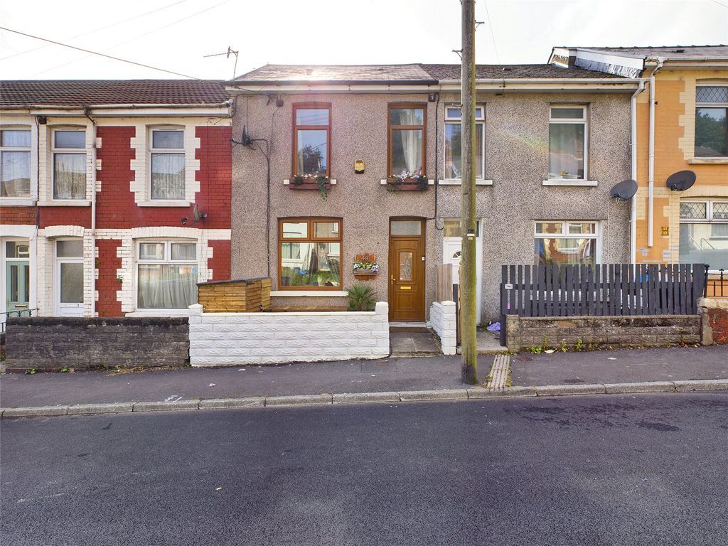 SmartLettings2's tweet image. New to market - 3 Bed Terraced House, Upper Adare Street, Pontycymer, Bridgend, £725pcm. View details: smart-lettings.co.uk/propertydet.as…