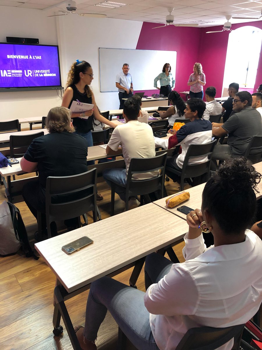 IAEREUNION's tweet photo. 🎓 Rentrée à l'IAE Réunion 🌟
Ce 28 août 2023, nos étudiants en Master 1 CCA entament leur parcours. Sous la responsabilité de Nathalie DURAN, la matinée leur a réservé présentations, objectifs de formation et conseils. Un début convivial avec petit-déjeuner et jeux de cohésion. https://t.co/CUfhVB6OlR