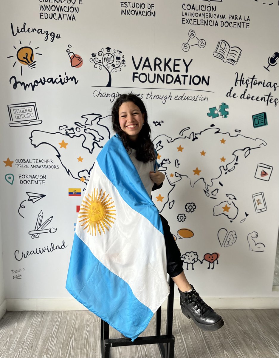 Felicitamos a <a href="/vicky_rojas05/">Victoria Rojas</a> por ser una de los 10 estudiantes más destacados del mundo, tras concursar entre 4.000 postulaciones de 122 países.
👉🏼 1° mujer argentina seleccionada al premio que <a href="/cheggdotorg/">Chegg.org</a> lanzó en alianza con <a href="/FundacionVarkey/">Fundación Varkey</a>.