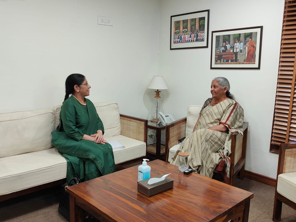 AshishThatte's tweet image. @DPE_GoI R u running an employment guarantee scheme to few professionals? That too those having colonial mindset in their name itself, why? #stopdiscrimination #PESB #CMA #icmai withdraw that specific clause in the notification. @AmitApte71 @AICMAA @CMAVijender9 @neerajdjoshi