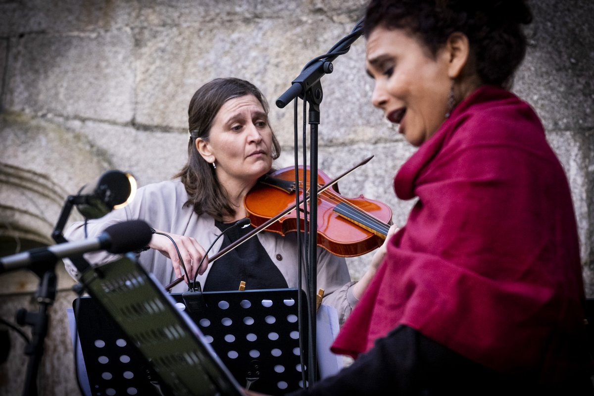 O Mosteiro de Oia acolleu onte o peche do #Sinsal2023 coa presentación do Escenario Océano x FEST Galicia, protagonizado polo concerto das Donas, que esgotou todas as entradas. Grazas! 💙
🏷 #FestGalicia #Xacobeo #Deinteresecultural #sinsalsostible #RiasBaixasFest