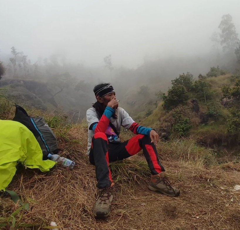 reporterj4il's tweet photo. Gw jualan ini jg sih  Trip Rinjani 26-30 September 2023..
Butuh poster Pribadi? Gaaaass https://t.co/u3uSXmvCqn