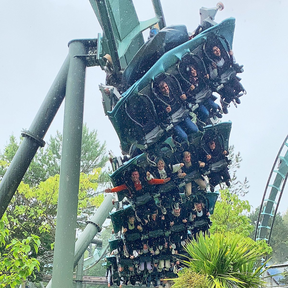 ThemeParkFur's tweet photo. Come rain or shine - We ride! We love our slightly damp British #ThemePark days out here! What’s been the worst rain you’ve experienced on a #Rollercoaster ? The Smiler/Spinball Whizzer in the rain was awful for me! @altontowers @MerlinapUK #MerlinAP https://t.co/lZ82Przi5R