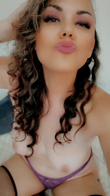 Kisses 💋 https://t.co/zd22AM4c0D<a href="/tag/huracanberyl"class="tags"><span>#huracanberyl</span></a>