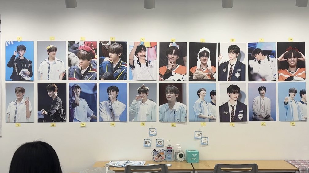 ruruIala's tweet photo. 📍카페 하이럽

예쁜 규빈이 사진들이 가득한 공간이어서 너무 좋았어요ෆ 액자 사진들도 하나하나가 다 너무 예뻐서 갖고 싶었던。。。💙

#여름의_끝에서_만난_규빈
#Dear_my_Summerboy https://t.co/2W0UMkxez8
