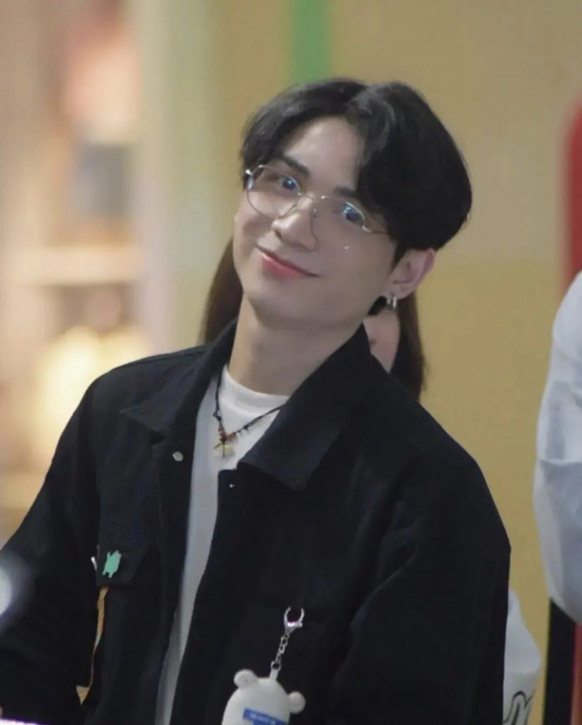 migsparalejas | 20230830 | IG Update

"✨"

～⁠♡ Looking good Migs! ✨🤍

#DAYLIGHT #LEEAN #MIGS