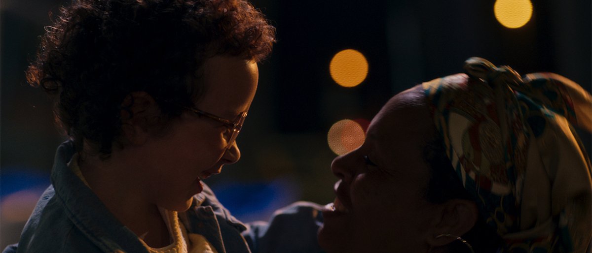 [SORTIE] 
#àmaGLORIA de Marie Amachoukeli sort en salles aujourd'hui !  
« Le récit sobre, tendre et déchirant d'une relation entre un enfant et sa nounou.» <a href="/lesinrocks/">Les Inrockuptibles</a> 

👉Film d'ouverture #SDLC2023 | <a href="/Pyramide_Films/">Pyramide Films</a>  <a href="/LiliesFilms/">Lilies Films</a>