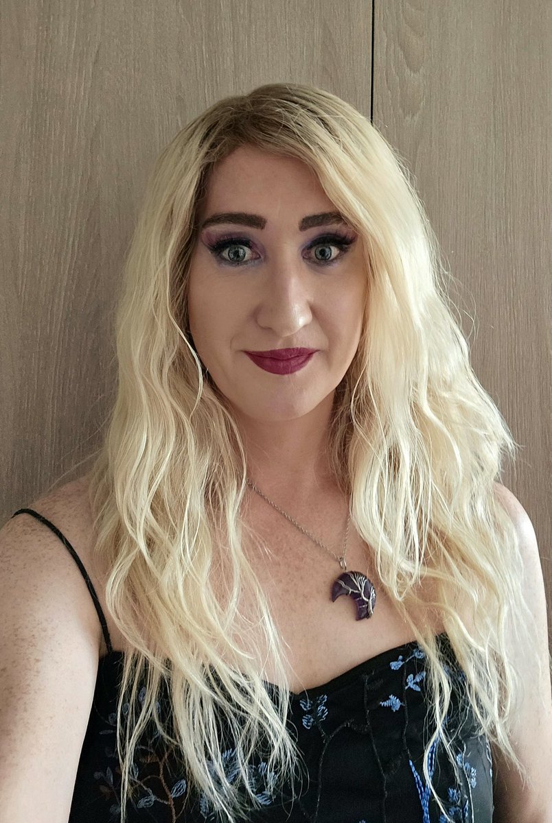 Before I got drunk n messy on Friday night 😅
#transisbeautiful #ManchesterPride #prideparty #trans