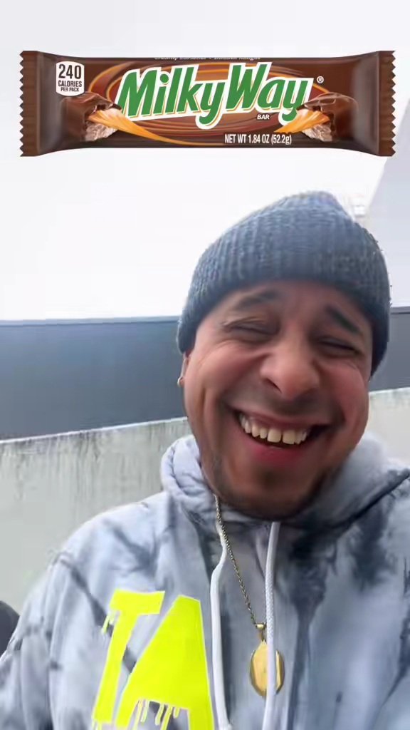thedirtyroy's tweet photo. @_lexxkiara24 He either looks like the Mayor from Horton Hears A Who or the How Do Latinos Pronounce guy... https://t.co/mBK9tHfXbj