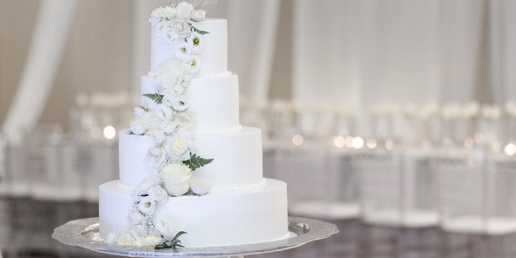 Wedding cakes are not only a staple for every menu, but they can also be a show-stopper piece of decor on your big day. Ask our team about our preferred cake vendors when planning your big day!

BRIDE &amp; GROOM: Kylie &amp; Nate
PHOTOGRAPHER @thecannonsphotography

#weddingwednesday