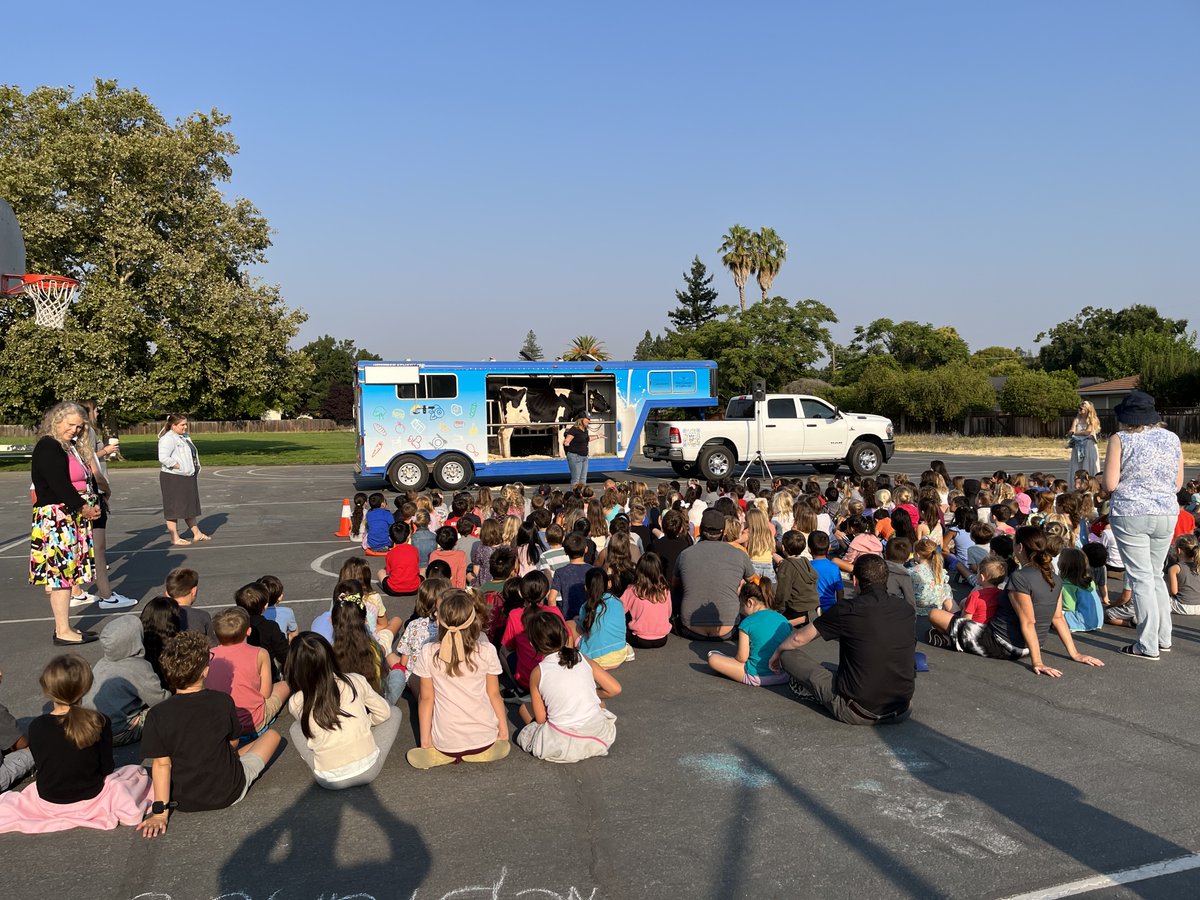 "Is that a cow on campus?!"

Yes it is. Thank you to Coco the cow and Mrs. Kim for a wonderful and educational assembly! It was so much better than going to the mooovies! <a href="/HealthyEating/">Healthy Eating</a> <a href="/MtDiabloUSD/">MDUSD</a>