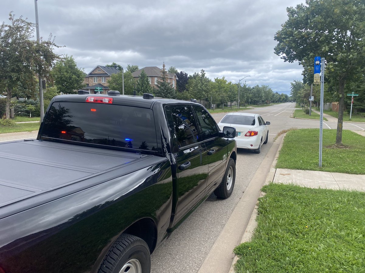 CstTaraso9345's tweet image. Not a #Safestart for this Unbuckled and #DistractedDriver who thought the phone was more important than adhering to the appropriate lanes.

Well worn tire found upon traffic stop.  Driver charged with Careless, no seatbelt and improper tire.

#ProjectSafeStart #ClickItOrTicket