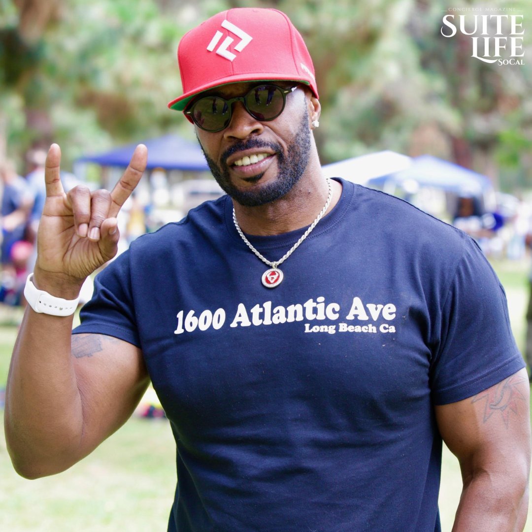 suitelifesocal's tweet image. #InThisIssue 

Gridiron Glory To Community Unity:
The Suite Journey of Chuckie Miller
How one former NFL athlete turned his compassion for community and sport into his biggest play.

By: @kencryce

Visit suitelifesocal.com
#suitelifesocal #summerissue #magazine #lifeandstyle