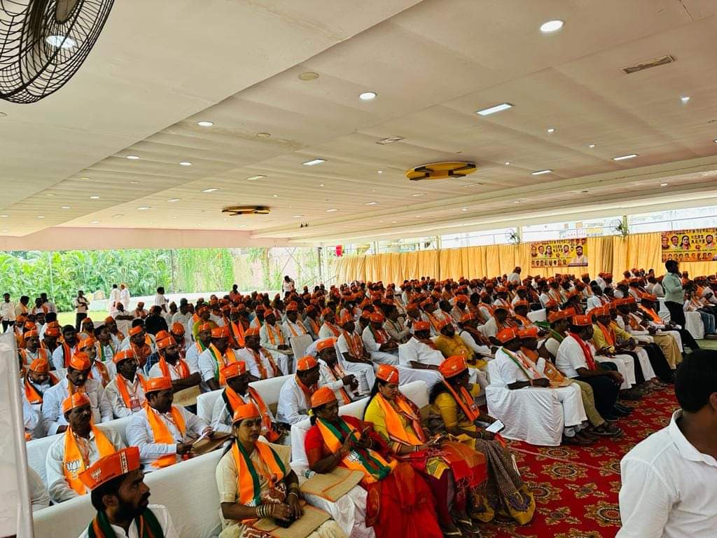Venkatesh_Pyara's tweet photo. Participated in  Bjp Obc Morcha Telangana  State Executive and Mandal Presidents meeting held at AMR Garden Kompally..
@drlaxmanbjp @AleBhasker_bjp @BjpAchary https://t.co/DKEwOafDLB
