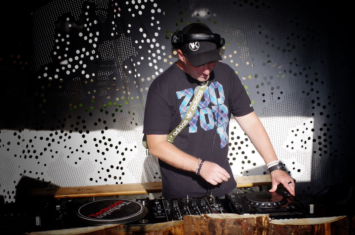 AnalogBerlin's tweet photo. My mix from last weekend is now online on #YouTube 🤌🤌🤌 #Techno #DJ #RAVERS #DancefloorGrooves #ClubCulture #Technofamily

https://t.co/0J2dKAMSB8 https://t.co/hOov6c1Sjt