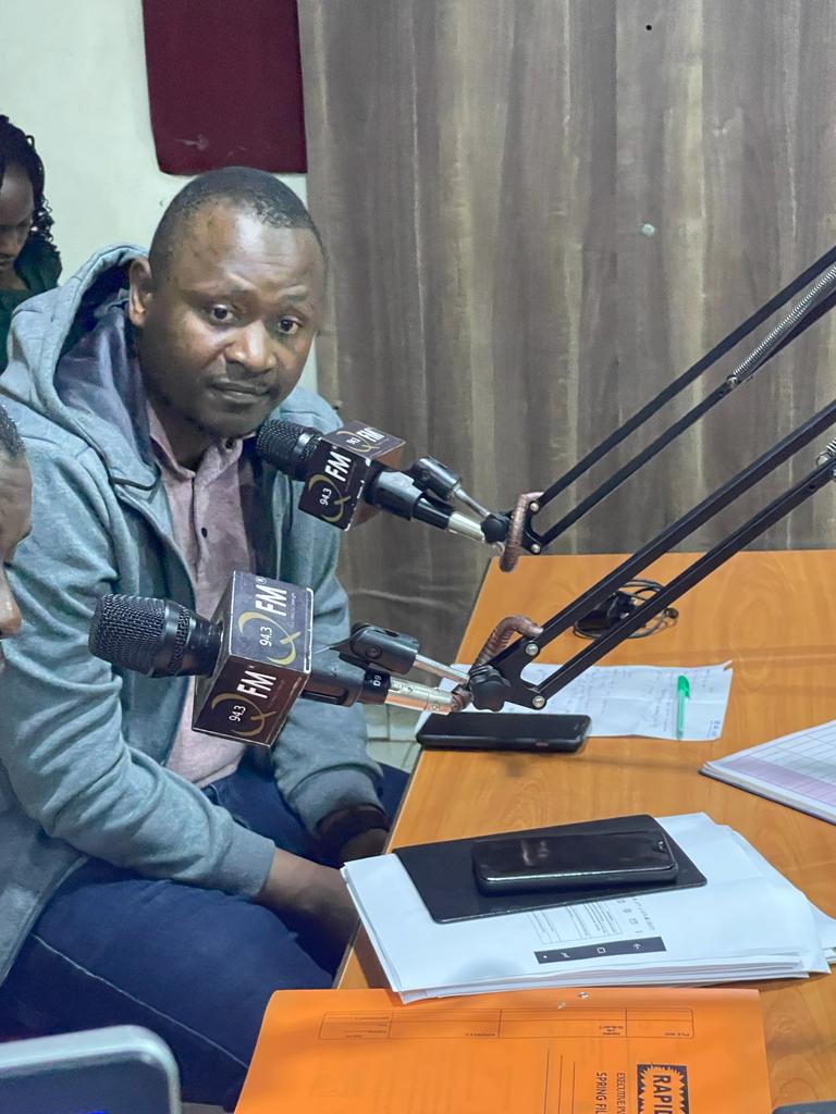 Stand4herlandUg's tweet photo. James Zzinga from @ministry_lands explaining Customary land titles: 
He says " a customary title is proof of ownership over customary land... It's proof that land belongs to that individual, family or community." Via 94.3 Q-FM Lira
#LandAwarenessWeek2023 
#LAW2023 https://t.co/D1R3ji01gZ