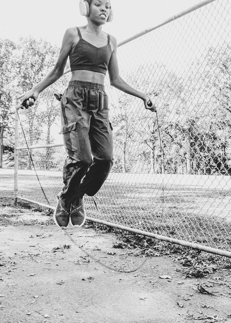 DoseOfFit's tweet photo. Skipping rope can burn up to 10 calories a minute. Jump in! 🎽 #SkippingRope #HeartHealth #CalorieBurn #CardioBoost. Follow @DoseOfFit for daily tips! https://t.co/to3KZ6mzgZ