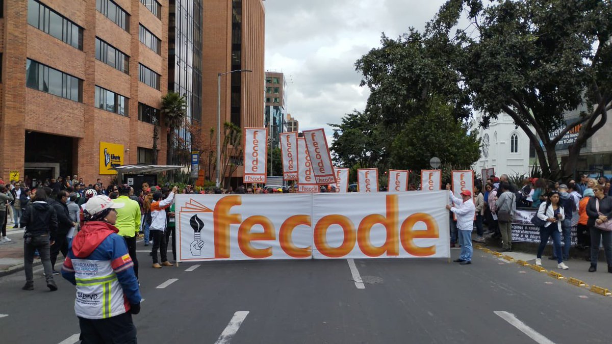 personeriabta's tweet photo. #AEstaHora El grupo #GAEPVD hace monitoreo del escenario de protesta pacífica convocado por el magisterio en la ciudad. Desde la @personeriabta garantizamos este derecho fundamental así como el de ciudadanos que se movilizan por diferentes corredores viales de la capital. https://t.co/jIKFIUqtoA