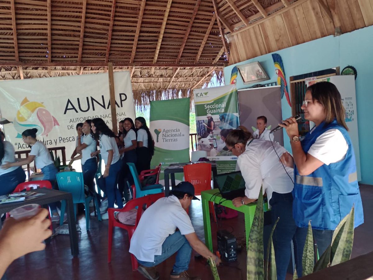 AUNAPColombia's tweet photo. #ConLosJóvenes | Participamos #enequipo con @ICACOLOMBIA y
@AgenciaTierras en la construcción de insumos para la creación de la Política Pública de Juventudes Rurales en #Guainía.
Estamos comprometidos con #VolverAlCampo
#ColombiaPotenciaMundialDeLaVida https://t.co/BQPg8eMcze