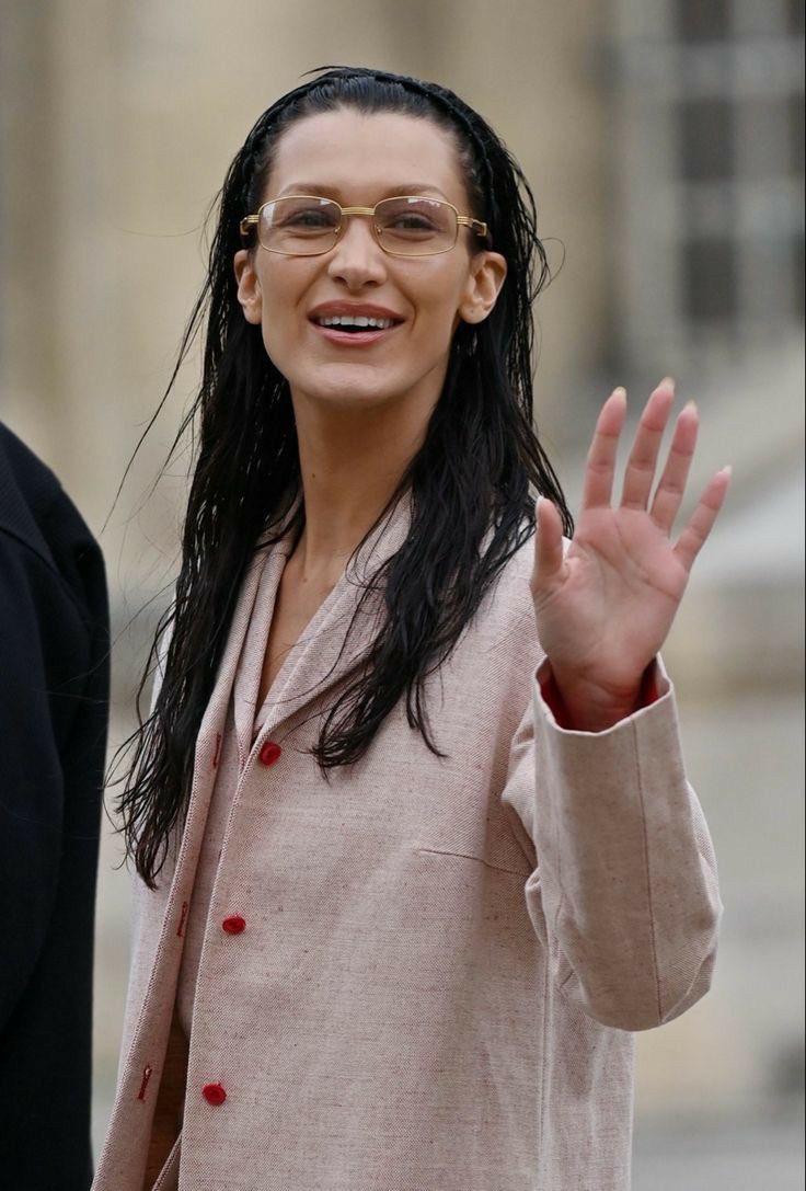 bella hadid @ victoria beckham ss23