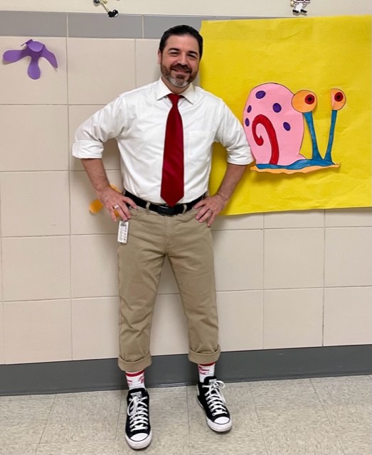 MrZ_Falcons's tweet photo. Repping the SpongeBob fit for HOCO "SpongeBob Day," also my first ever character cosplay. The things we do for the kids and school spirit...lol @TimberCreek_HS #tchshoco23 #SpongeBob https://t.co/hzSRBU16i1