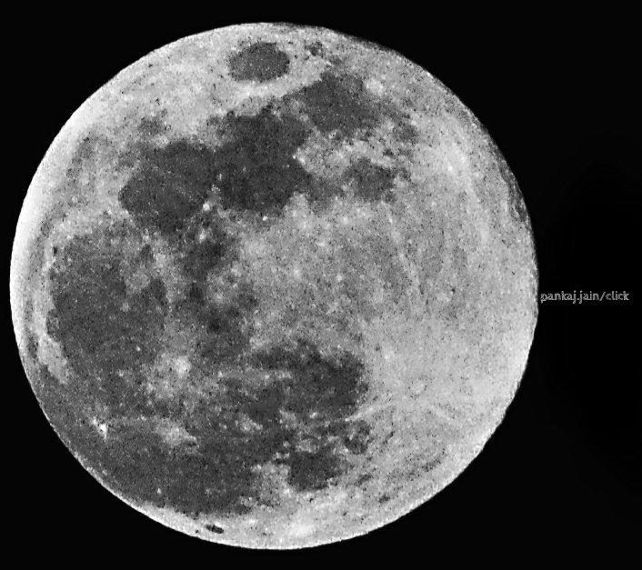 PankajJainClick's tweet photo. Just landed on Moon...
#MoonLanding
#fullmoon
#CameraClick By @PankajJainClick https://t.co/FfVMCjDfkY