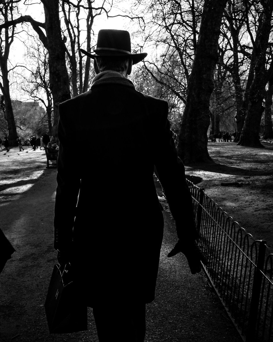 fat_is_here's tweet photo. London 2023

#london #londonstreetphotography
#streetphotography #blackandwhite #blackandwhitephotography #blackandwhitephoto #fineart #fineartstreetphotography https://t.co/ei5y92OFeU