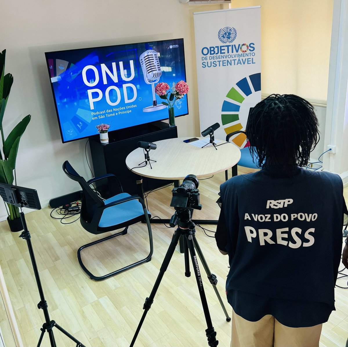ONU_STP's tweet photo. Today we recorded the first episode of UN POD, the UN Podcast in STP 🇸🇹. Happy to welcome the Resident Coordinator, @eric_overvest.
In this episode, we delve into the priorities, challenges and opportunities for a sustainable future.
Stay tuned for the full episode.
#SDGs #UN https://t.co/IV239jHgwZ