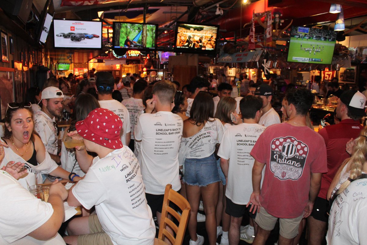 NicksEnglishHut's tweet image. Ahh, why not!? Here’s one last post from @lineleap_’s #BackToSchoolBarCrawl this past Saturday! 🎉🎉 #LineLeap #BarCrawl #NicksEnglishHut #NEH #NicksNation #VisitBtown