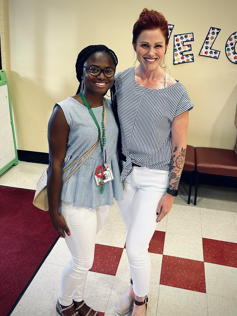 katelyn_eagle's tweet photo. On Wednesdays we wear white and stripes 🤍🩵 #rocksolid #elementaryteam #WednesdayFeeling @RichmondDrive @RockHillSchools https://t.co/FvIHMPCDoM