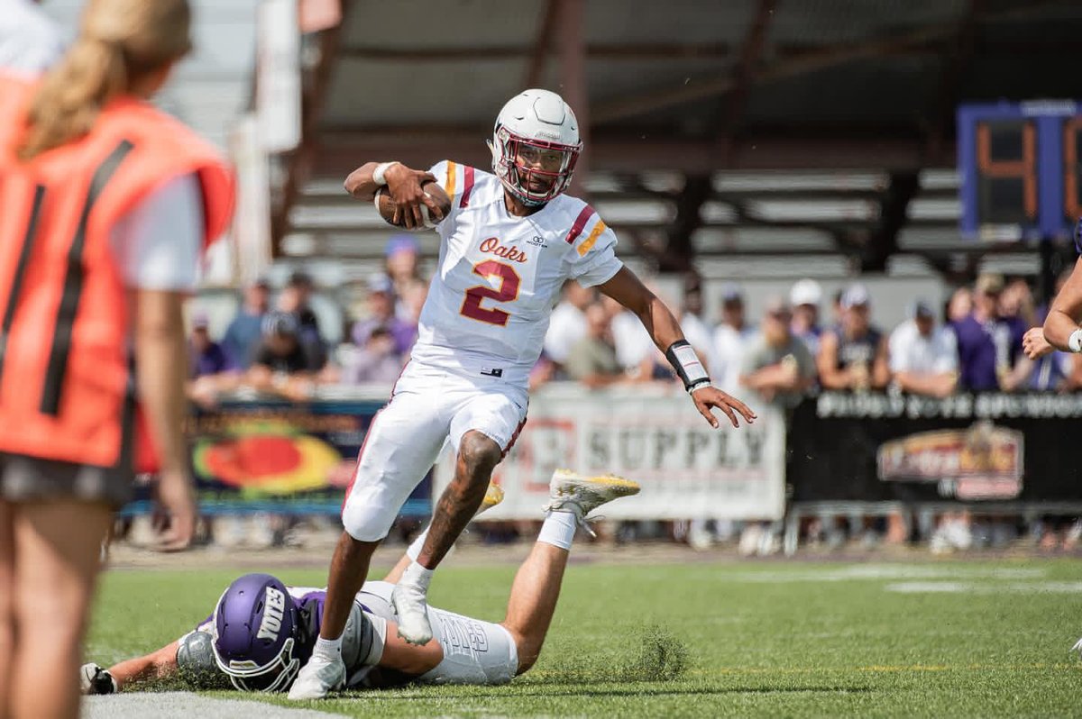 CoachTgood02's tweet photo. ⁦@TjGoodWin_⁩ gun slinger! https://t.co/smB4txgKo3