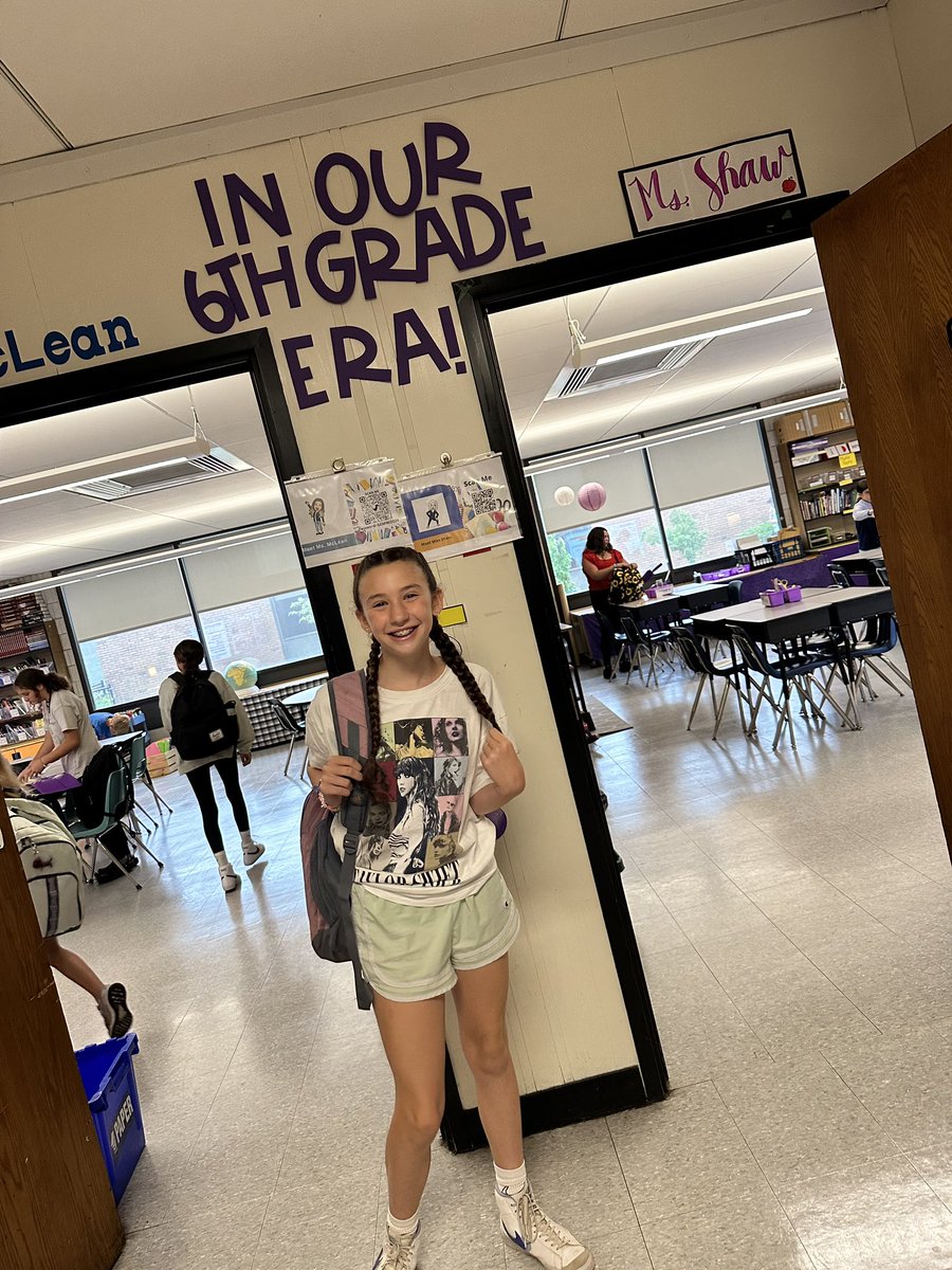 PCISGeminiAP's tweet image. Gemini House first day of school friendship bracelet activity. @taylorswift13